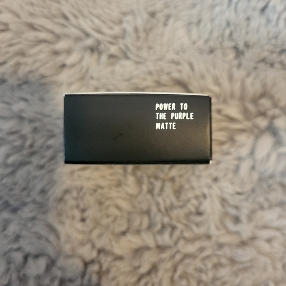 MAC Eyeshadow Power to the purple matte - Picture 7 of 7